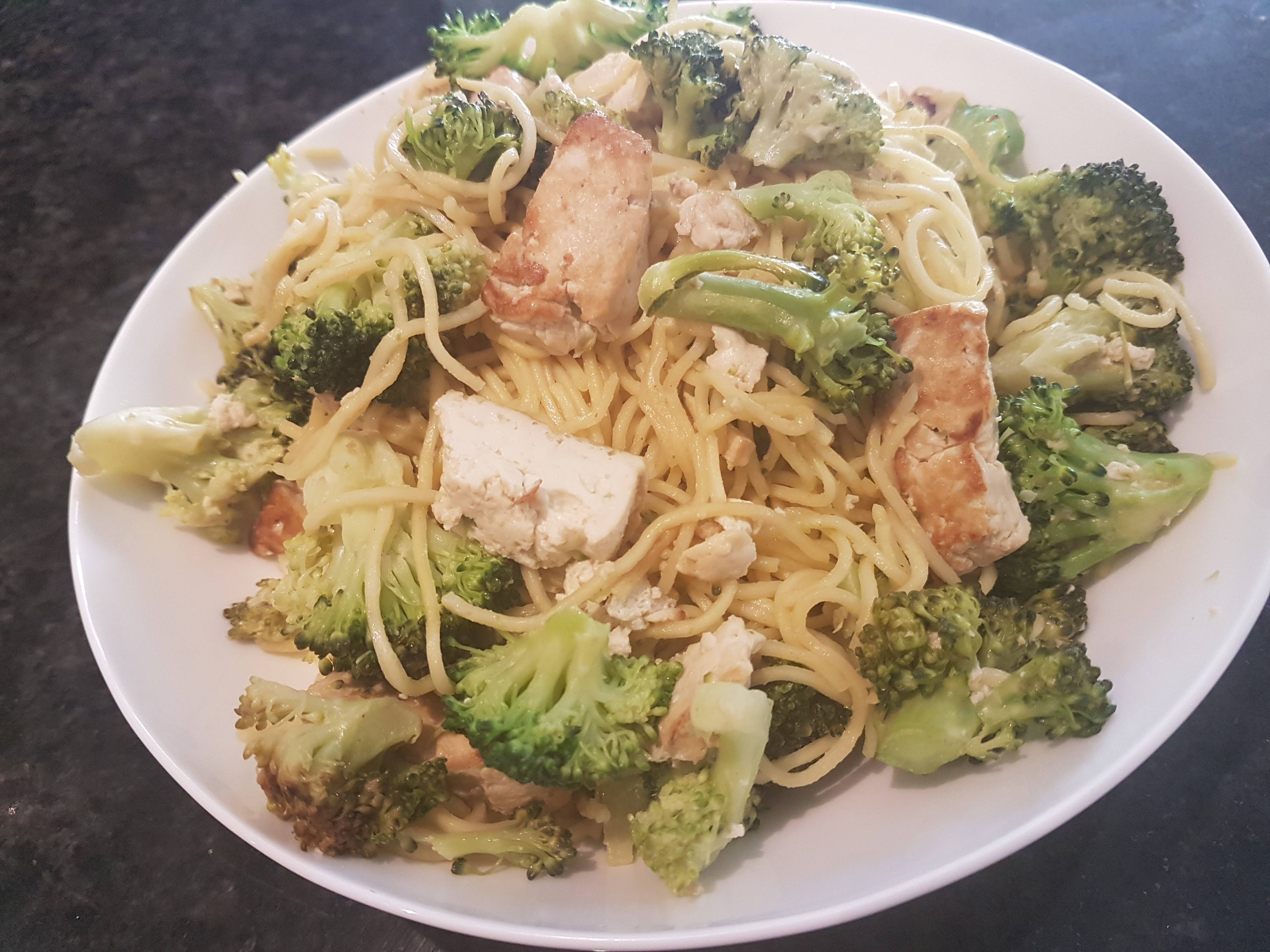 Cashew nut Broccoli Tofu Noodles